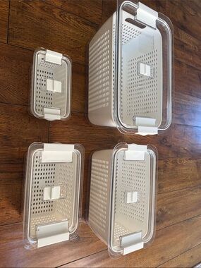 White Plastic Ventilated Storage Bins with Clear Lids - Set of 4